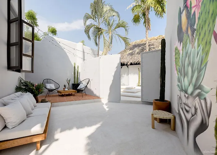 Casa Nopal-Private Pool, Chic, Steps From Beach